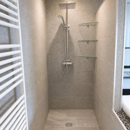 Prestige, Jardin Privé, Parkings Sécurisés, Jacuzzi En Option Villa