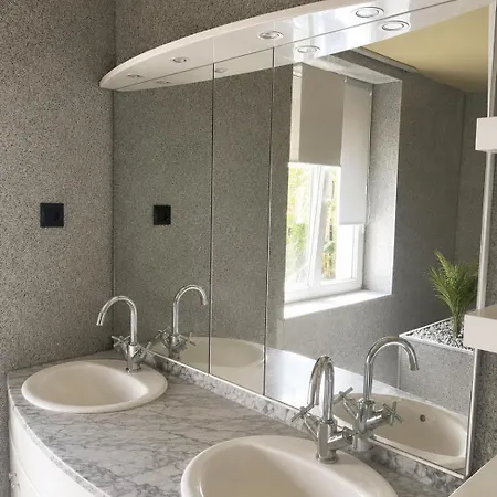 Villa Prestige, Jardin Privé, Parkings Sécurisés, Jacuzzi En Option